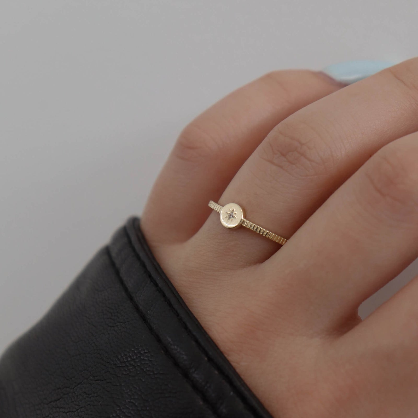 14K Star-Set Ribbed Ring Rings IceLink-CAL 3  